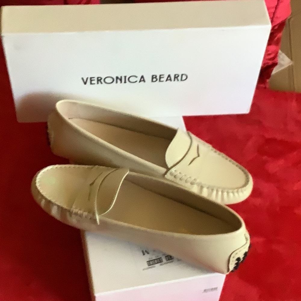 Veronica Beard Beige Loafers/Driving shoes.